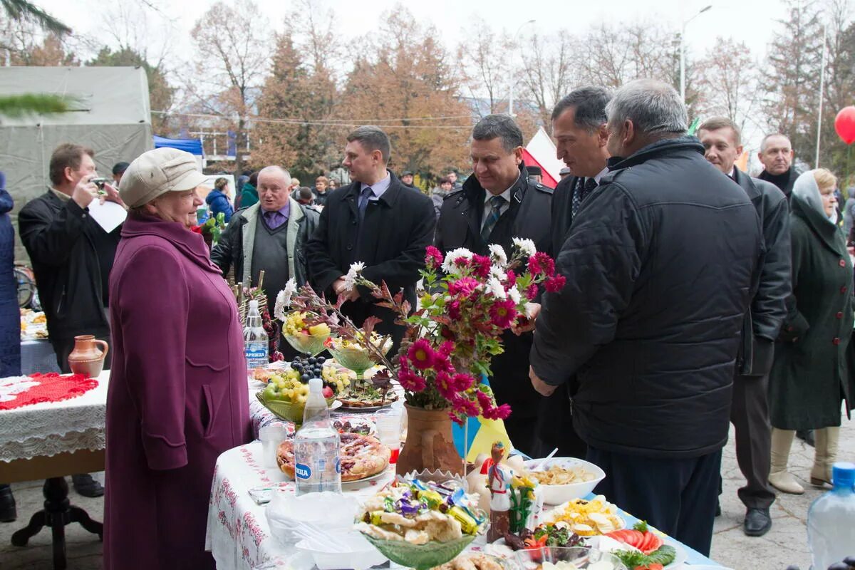 Погода в слободзее. Слободзея Церковь ПМР. Поселок Первомайск Слободзейского района. Храмовые праздники в Тирасполе. Праздники в Парканах.