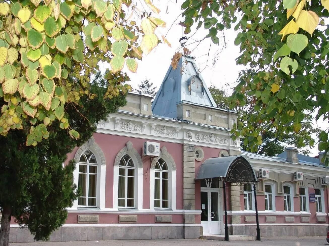 Загс г георгиевск. Особняк головина в георгиевске. Загс георгиевск. Особняк головина в георгиевске. Георгиевск загс георгиевск.