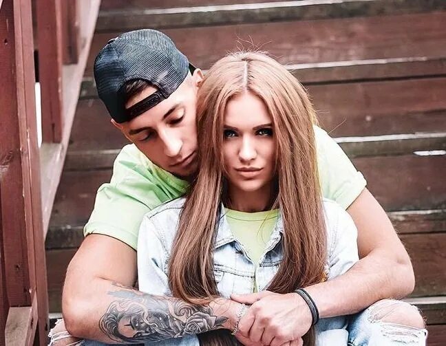 Ток шоу дом 2. Дм2. Дом 2 шоу дом-2. Дом 2 реалити последние. Юля романова и данил сахнов дом2.