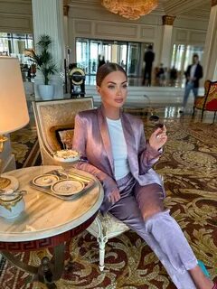 Орыс порносы: Әйелі ғашығына күйеуінің көзінше минет жасайды