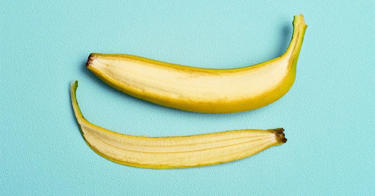 Можно есть кожуру банана. Робаста Морис банан. Мякоть банана. Банан раскрытый. Белый банан.
