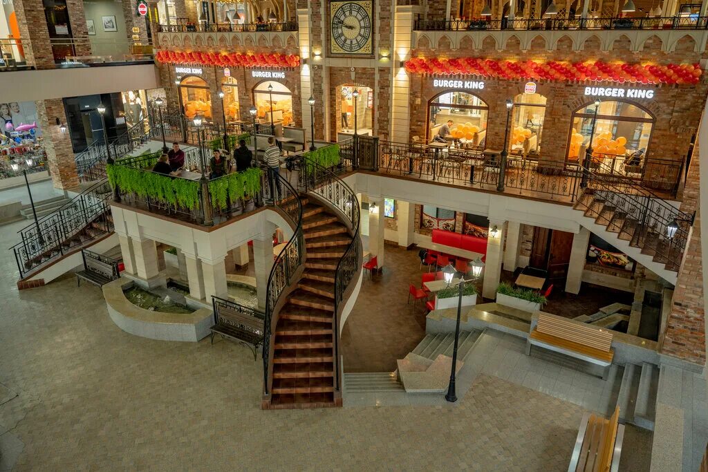Главный вход в Торговый центр. - Picture of Shopping Center OldCity, Grodno - Tr