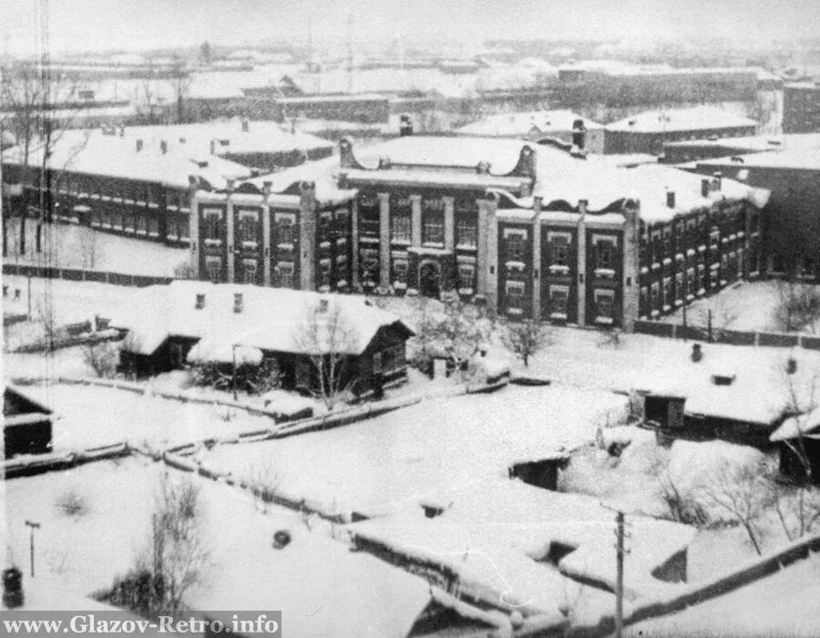32 училище глазов. Республиканский медицинский колледж им. 32 училище глазов. Преподаватели мму 37. Глазов.