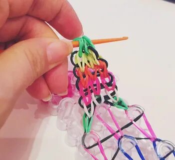 Плетение резиночек крючком
