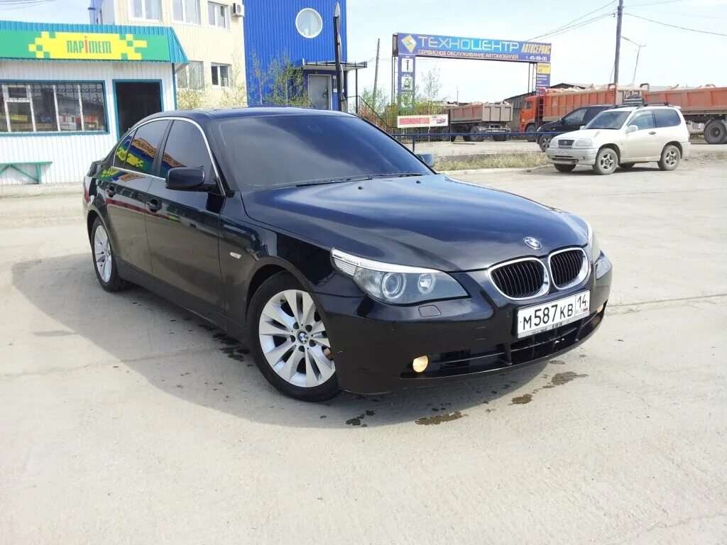 БМВ 525i черная. БМВ 525 е60. BMW 525i 2005. BMW 525i e60. Бмв 525 i