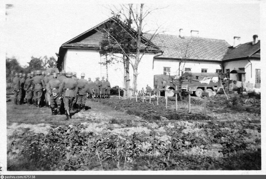 Великая отечественная новгородская область. Испанско-немецкое кладбище Великий Новгород. Великий Новгород ВОВ В годы войны 1941. Немецкое кладбище Великий Новгород Панковка. Деревня Григорово Новгородская область.