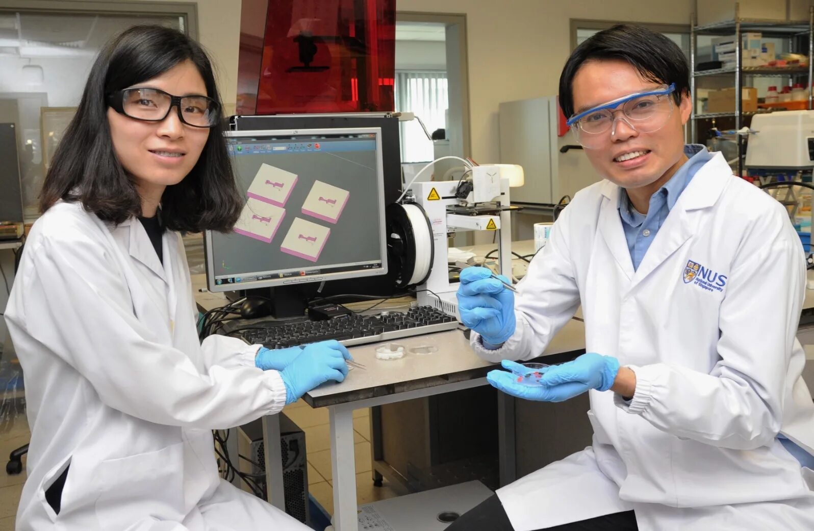 Информационные технологии в бизнесе. Рекламно производственная линия. It технологии. Realise=understand image. Бизнес фон.