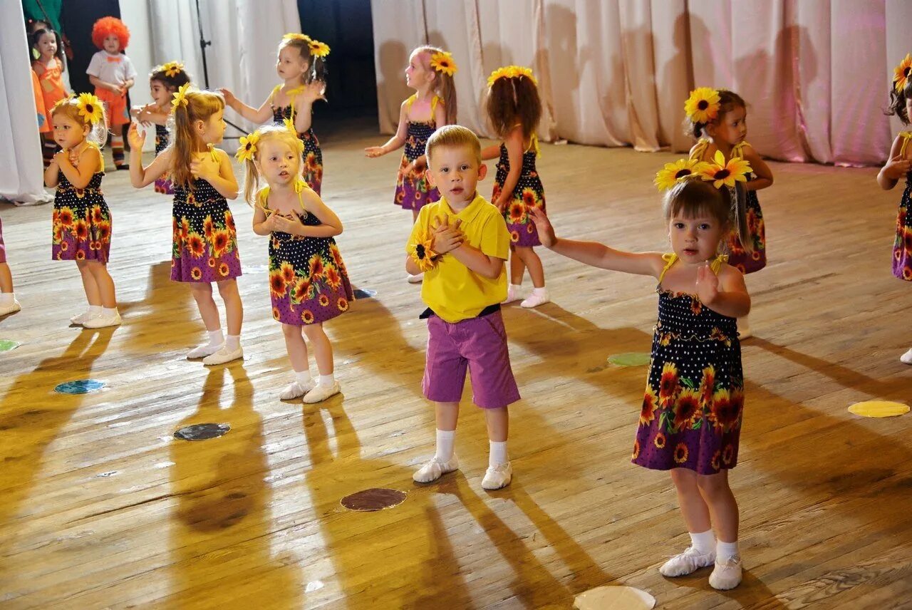 Танцы для дошкольников. Танцы для детей в детском саду. Танцы для детей в ДОУ. Танцевальная терапия для детей.