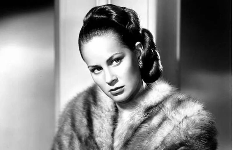 Valentina valli. Alida valli актриса. алида валли третий человек. валентина валли. актриса в шубе италия 1970.