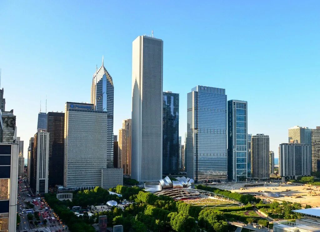 Важные здания в городе. АОН-центр (Лос-Анджелес). АОН центр Чикаго. Чикаго (Иллинойс) небоскребы. Чикаго Сирс Билдинг.