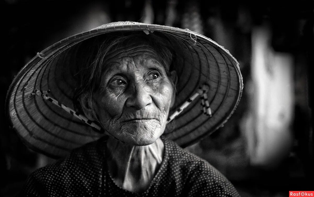 Old thoughts. Лупа и текст. Странные мифы о роблоксе. Old thoughts. Old thoughts.