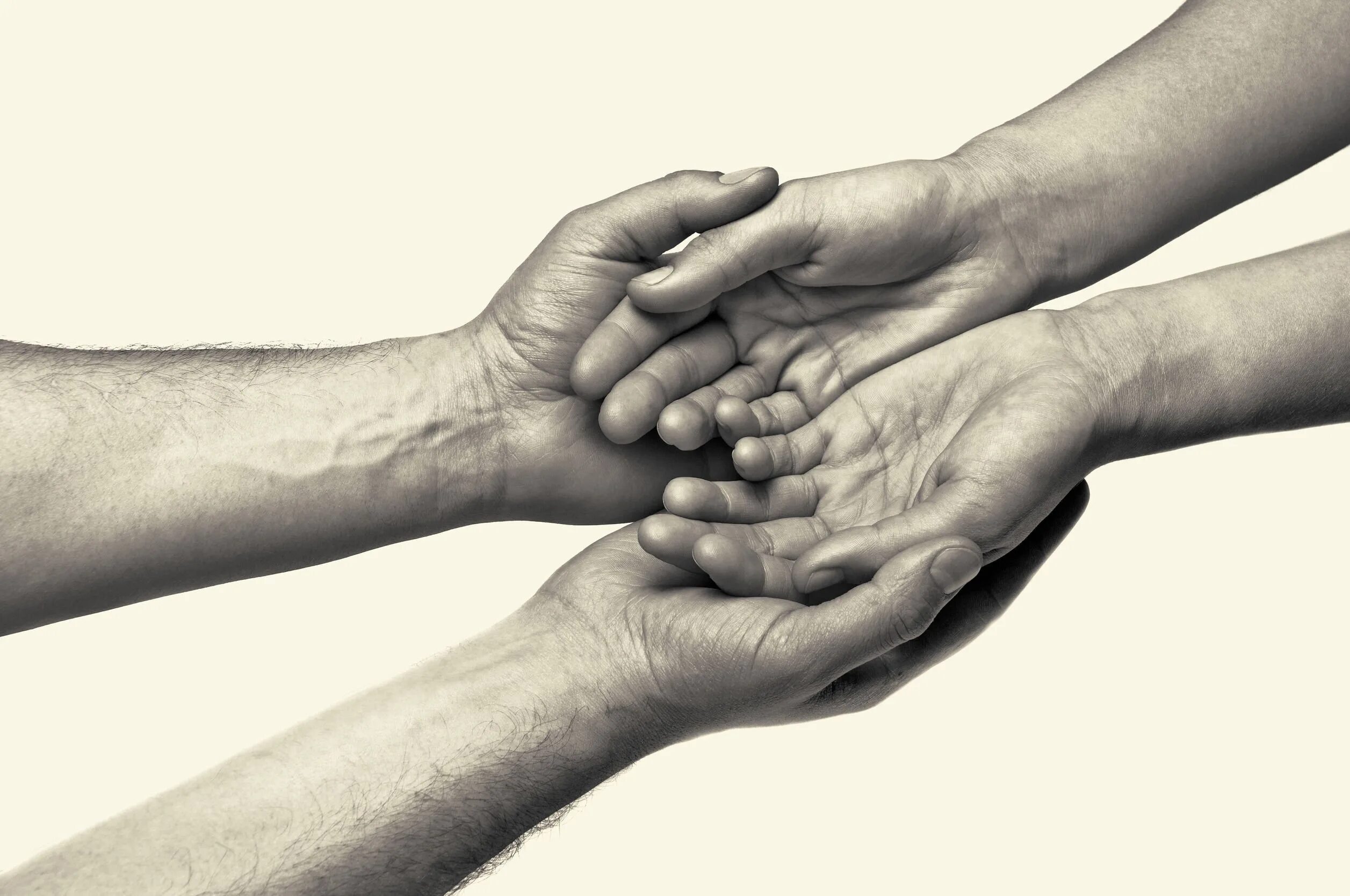 Девчонки touching each other. Men touching each other. Each two hands. Touching each other. Рука в руке.