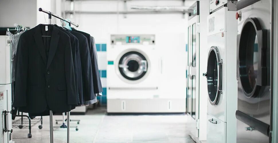 Laundry cleaning. Химчистка одежды. Химчистка вещей. Химчистка Прачечная. Вещи в химчистке.