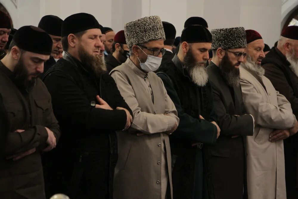 Где сейчас мухаммад. Синагога в чечне. рождение пророка мухаммада. день рождения пророка мухаммеда праздник. день рождения пророка в чечне.