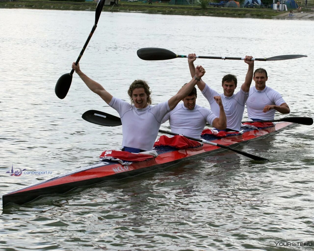 Сколько человек в лодке. Джером джером "трое в лодке". Человек в лодке с веслами. Гребная лодка скиф для академической гребли. Рыбацкая лодка.