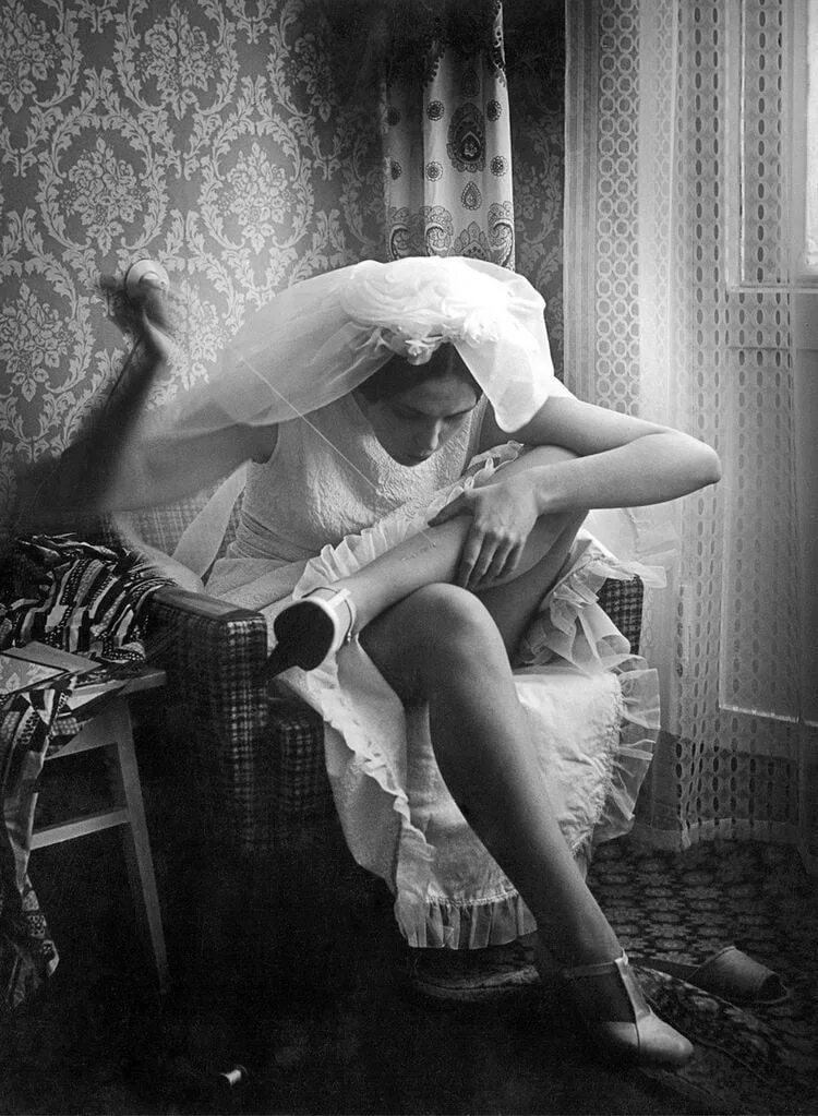 Ретро домашнее. Ретро скрытно. Советские женщины в чулках. Софи лорен в молодости. Советские женщины в чулках.