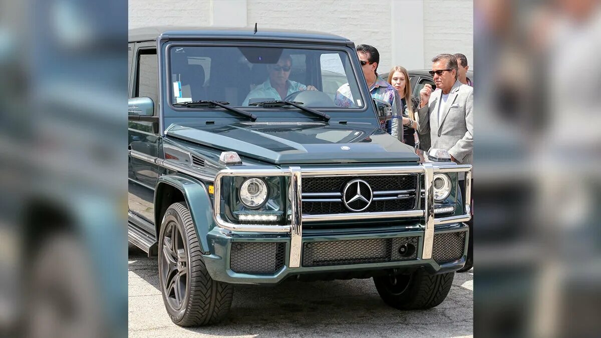 Гелик ездит. Гелендваген на трассе. Гелик ездит. Mercedes g drive2. Мерседес гелик едет.