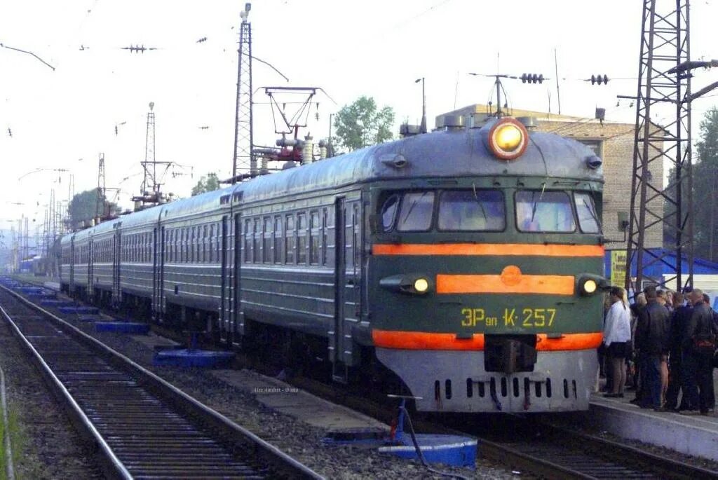 жд станция вихоревка. депо вихоревка тчэ-9. электричка усть кут вихоревка. электричка усолье-сибирское кая. кежемская станция.