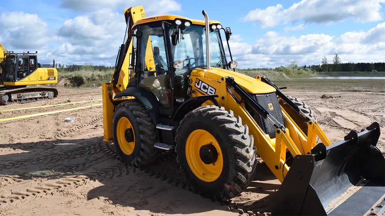 Экскаватора погрузчика час. Экскаватор-погрузчик JCB 4cx. Трактор JCB 4cx. Экскаватор-погрузчик JCB 4cx 14h2wm. Погрузчик JCB 3cx-4.