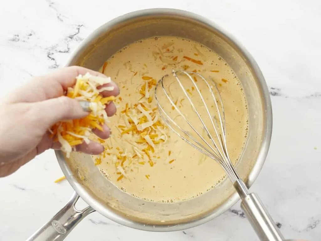 После варки макарон. Кака правильно варить пасту. Пена во время варки макарон желтая. Как приготовить пасту в сырном соусе готовая упаковка.