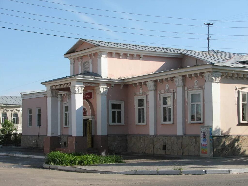 Медцентры троицк челябинской. Городской дом культуры Троицк Челябинской области. Дом культуры Троицк Челябинская область. ГДК города Троицка Челябинской области. Городской дом культуры город Троицк Челябинская область.