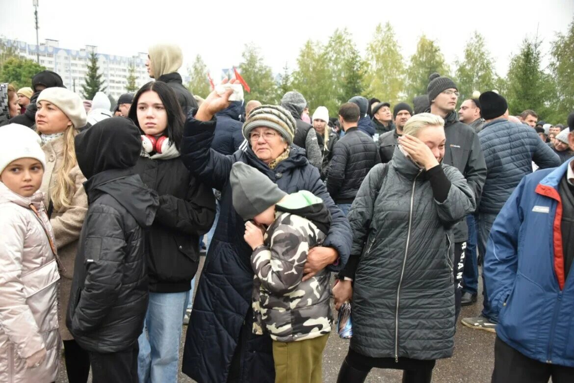 Нижнекамск татарстан новости сегодня. Мобилизация Нижнекамск. Мобилизованные из Нижнекамск. Проводы мобилизованных. Мобилизованные из Татарстана.