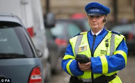 Traffic warden перевод