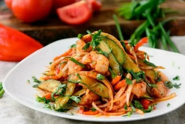 Корейский салат хе из рыбы. Судак по корейски. Рыба хе по-корейски. Хе по корейски. Судак по корейски.