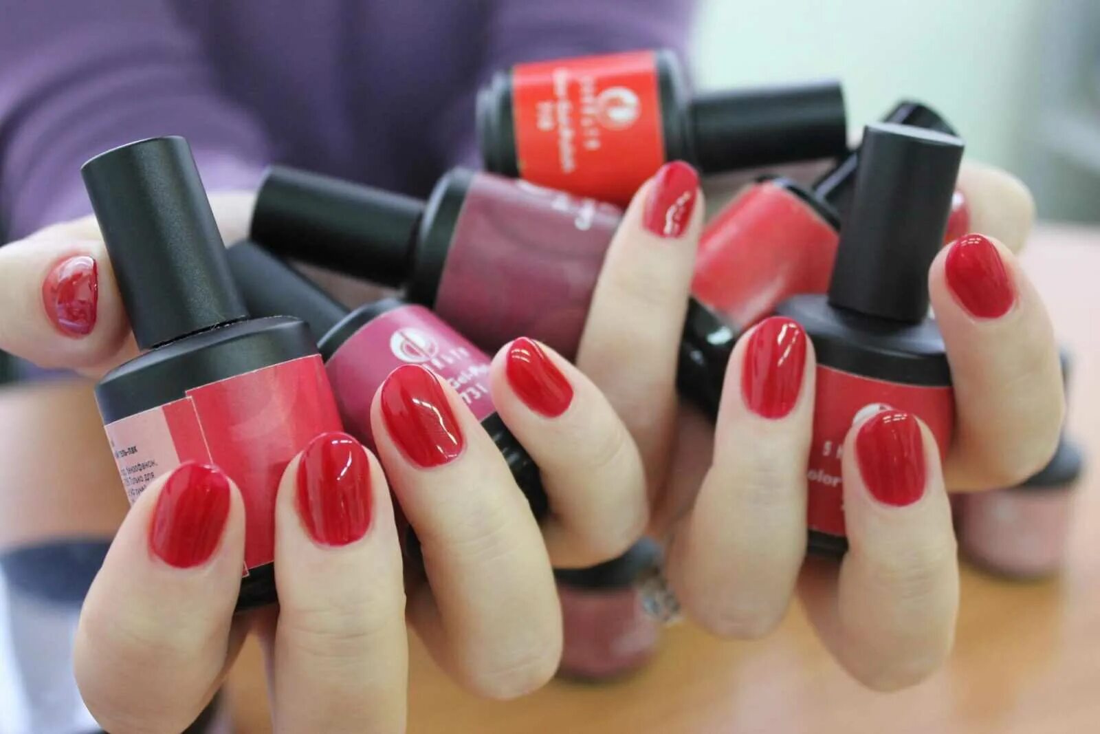 Гель лак. Гель лаки gel. Лаки гель лаки. Шеллак cnd палитра цветов. Гель лаки gel.