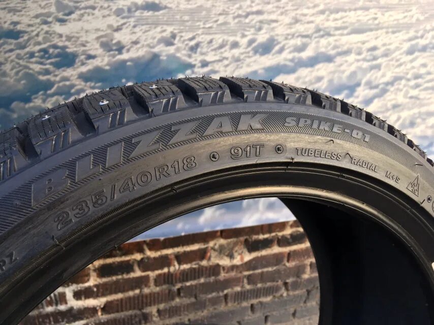 Шины бриджстоун спайк. 235/40 R18 Bridgestone. 235/65 R18 Боковина. Bridgestone Blizzak Spike-02 SUV. Шины Дата изготовления Bridgestone Blizzak.