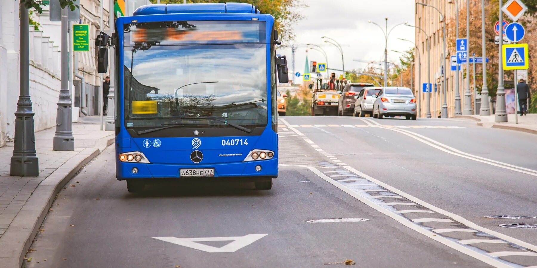 Руки испачканы выделенная полоса балованный. Автобусная полоса. Выделенная полоса для общественного транспорта. Выделенка для общественного транспорта. Полоса для автобусов.