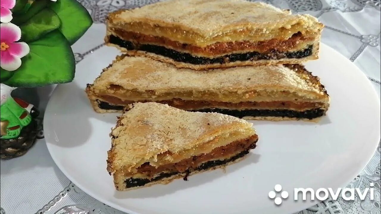Татарский трехслойный пирог курага чернослив лимон рецепт. Трёхслойный пирог с курагой и черносливом. трёхслойный пирог с курагой и черносливом и лимоном. татарский трёхслойный пирог курага чернослив лимон. татарский пирог с курагой и черносливом и лимоном.