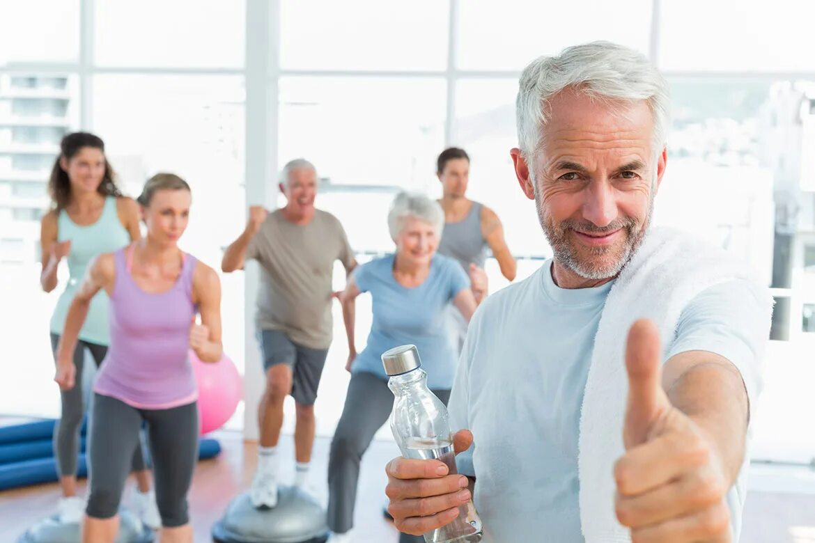 Спорт после болезни. Здоровый человек. Фитнес для пожилых. Здоровый мужчина. Активный образ жизни.
