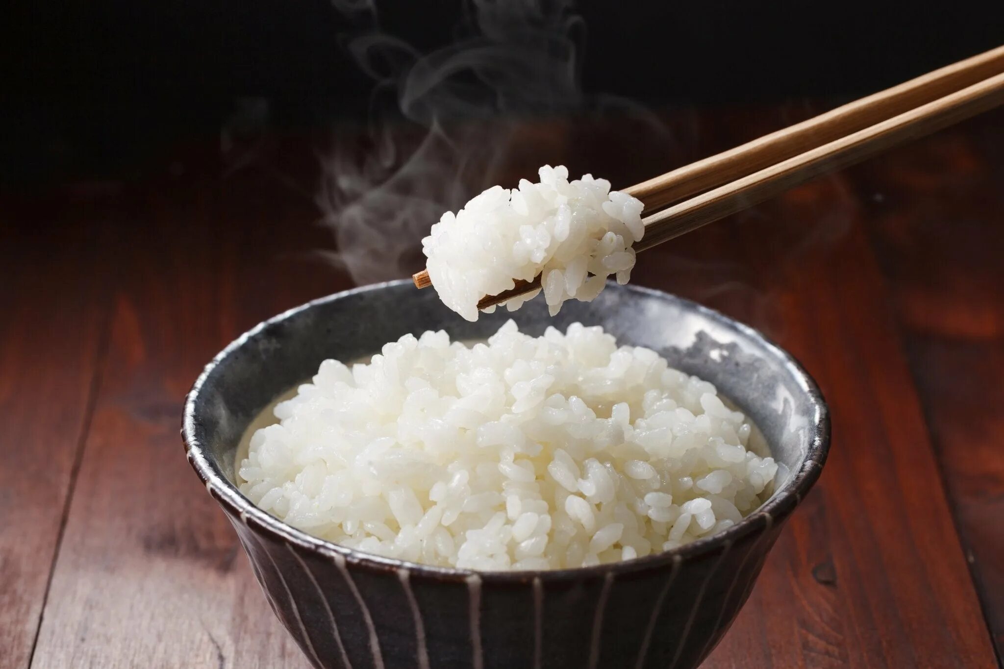 Какой рис в китае. Рис паби. Японский рис. Китайский рис. Рис с палочками.