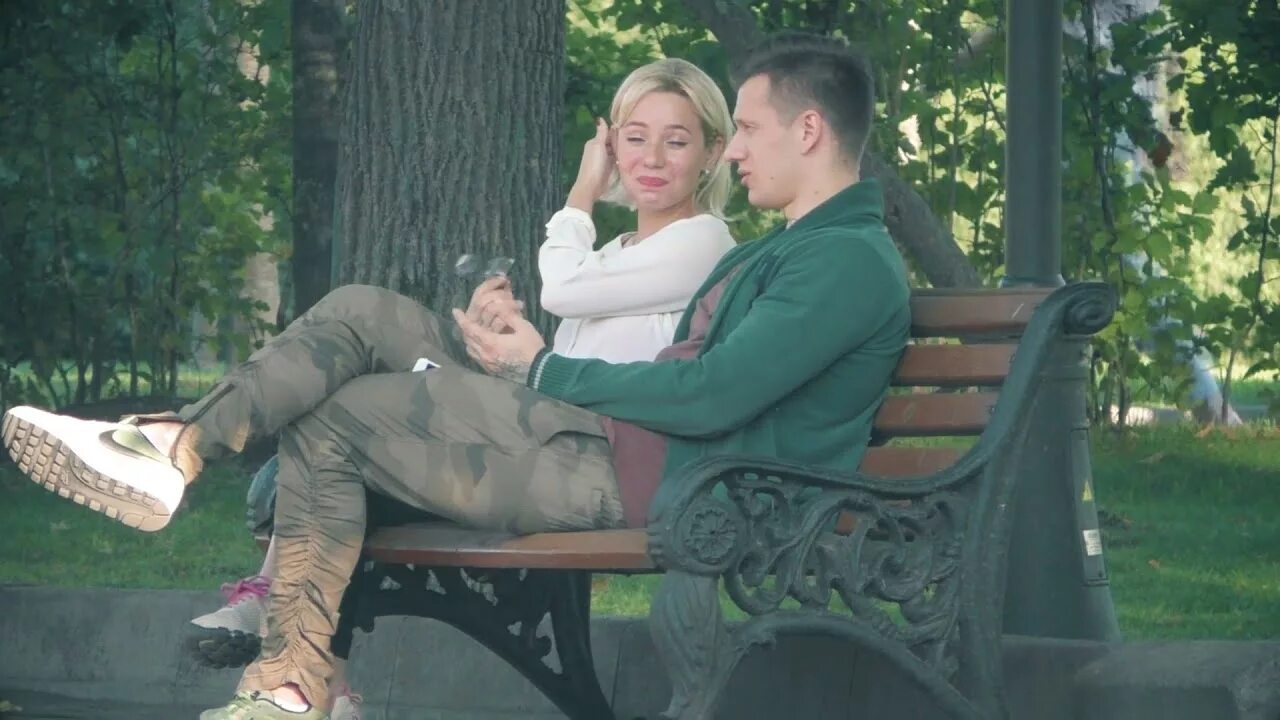 Пикап замужних видео. Русские пикаперы в парке. Пикап мамочек на улице. Пикап в парке. Пикаперы в парках Москвы.