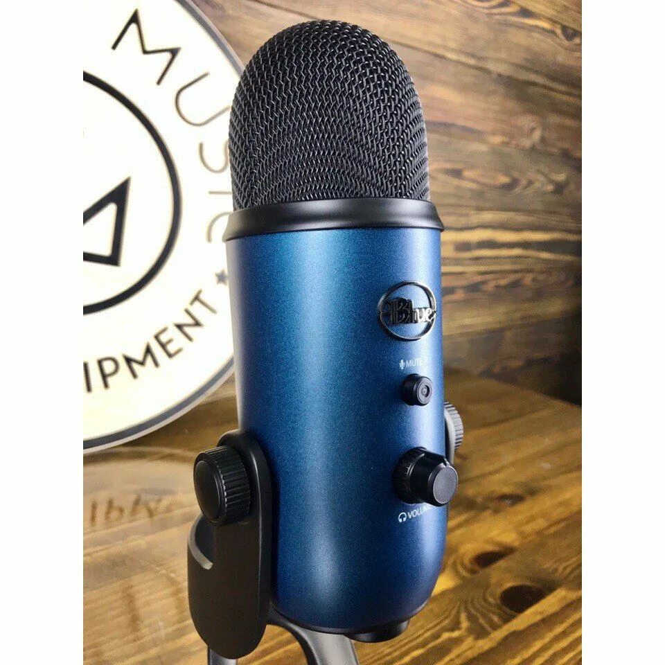 Купить микрофон blue. Микрофон Blue Yeti, черный. Микрофон Blue Yeti темно-синий. Yeti Blue микрофон Pottery крутилка. Вес микрофона Blue Yeti Black.