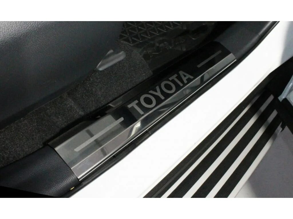 Пластик на рав 4. Пластик на рав 4. Пластик на рав 4. Тойота рав 4 передние брызговики. Пластиковые пороги на тойота рав 4.