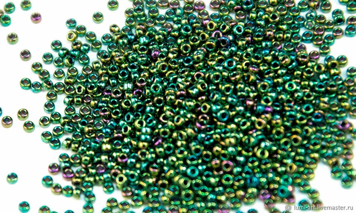 Зеленый бисер фото Чешский бисер Preciosa ROUND RH 10/0 2,3mm #57120 Green TR CL Silver 500г Купить