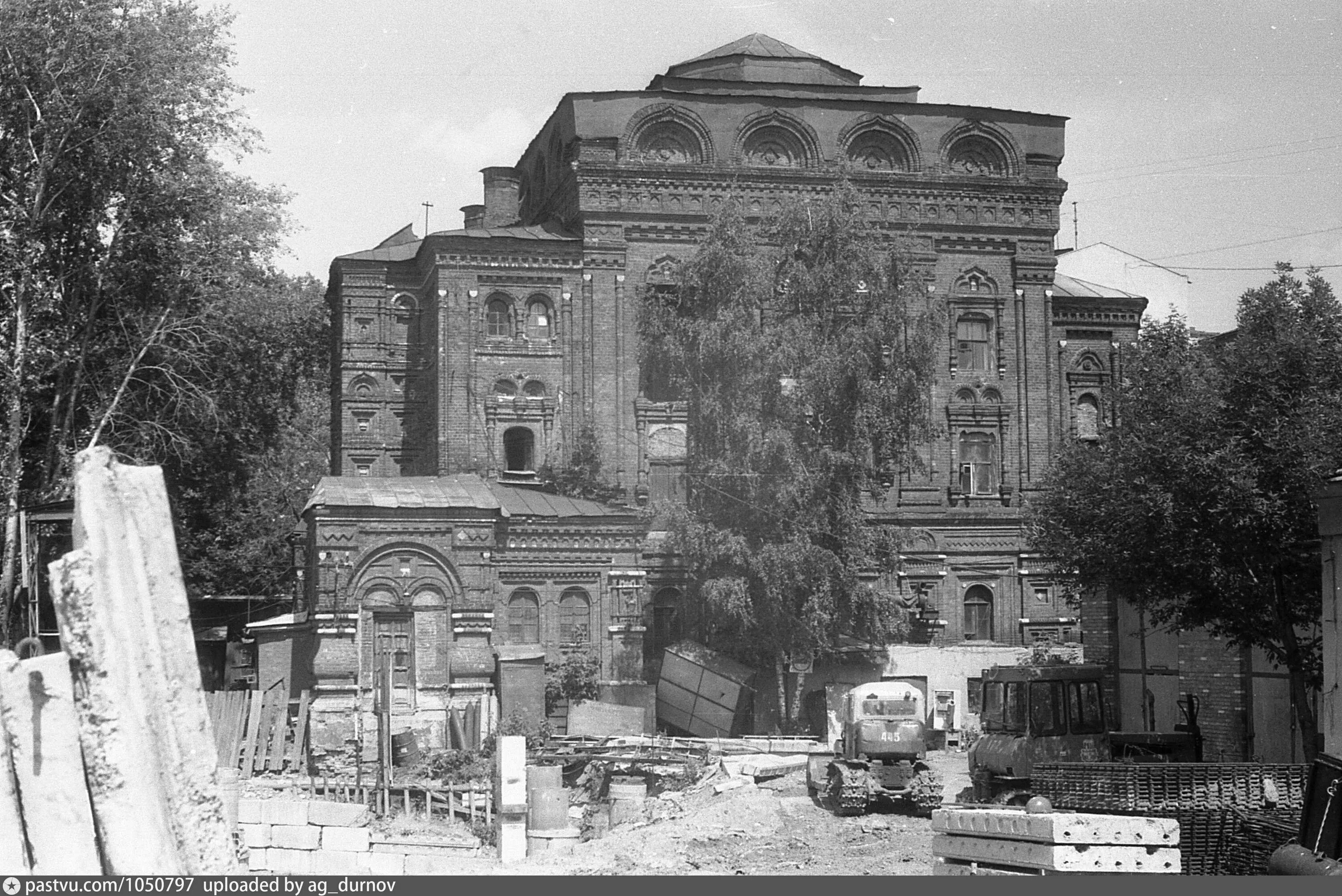 Старо-екатерининская больница в москве. Старо екатерининская больница. Старо-екатерининская больница в москве. "екатерининская больница у петровских ворот (дом гагарина). Скорбященский храм в старо екатерининской больнице.