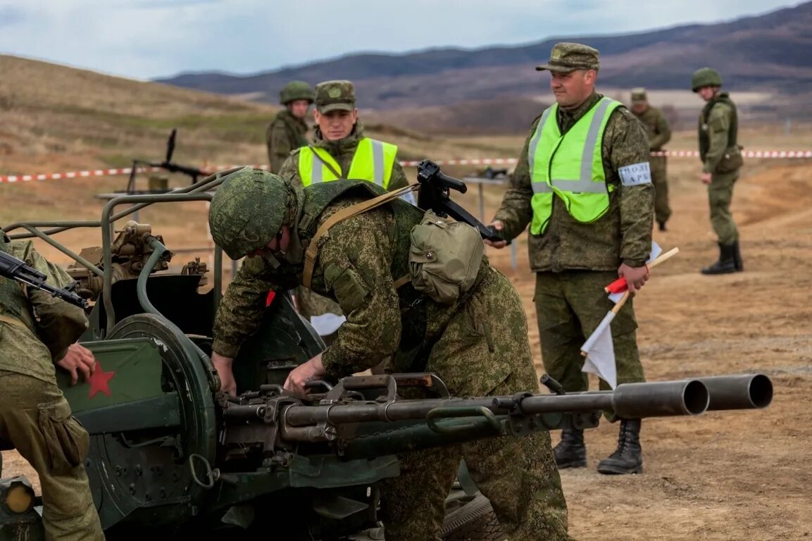 Военные восток. Вооружение восточного военного округа. ВВО. Дальневосточный рубеж пехота. Форма военных на полигоне в Приморском крае.