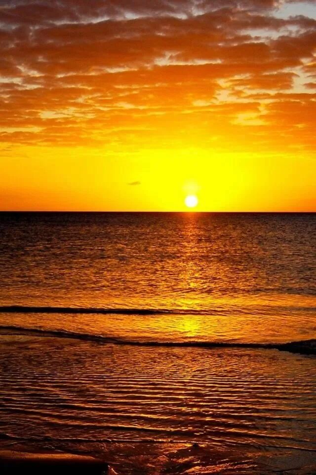Уходит в закат. Sunset life. Мужчина на закате. Sunset life. Sunset life.
