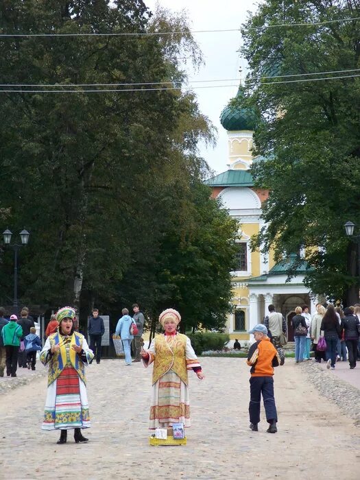 Погода в угличе на неделю самый. Углич люди. Углич город население. Углич день города. Углич Советский.