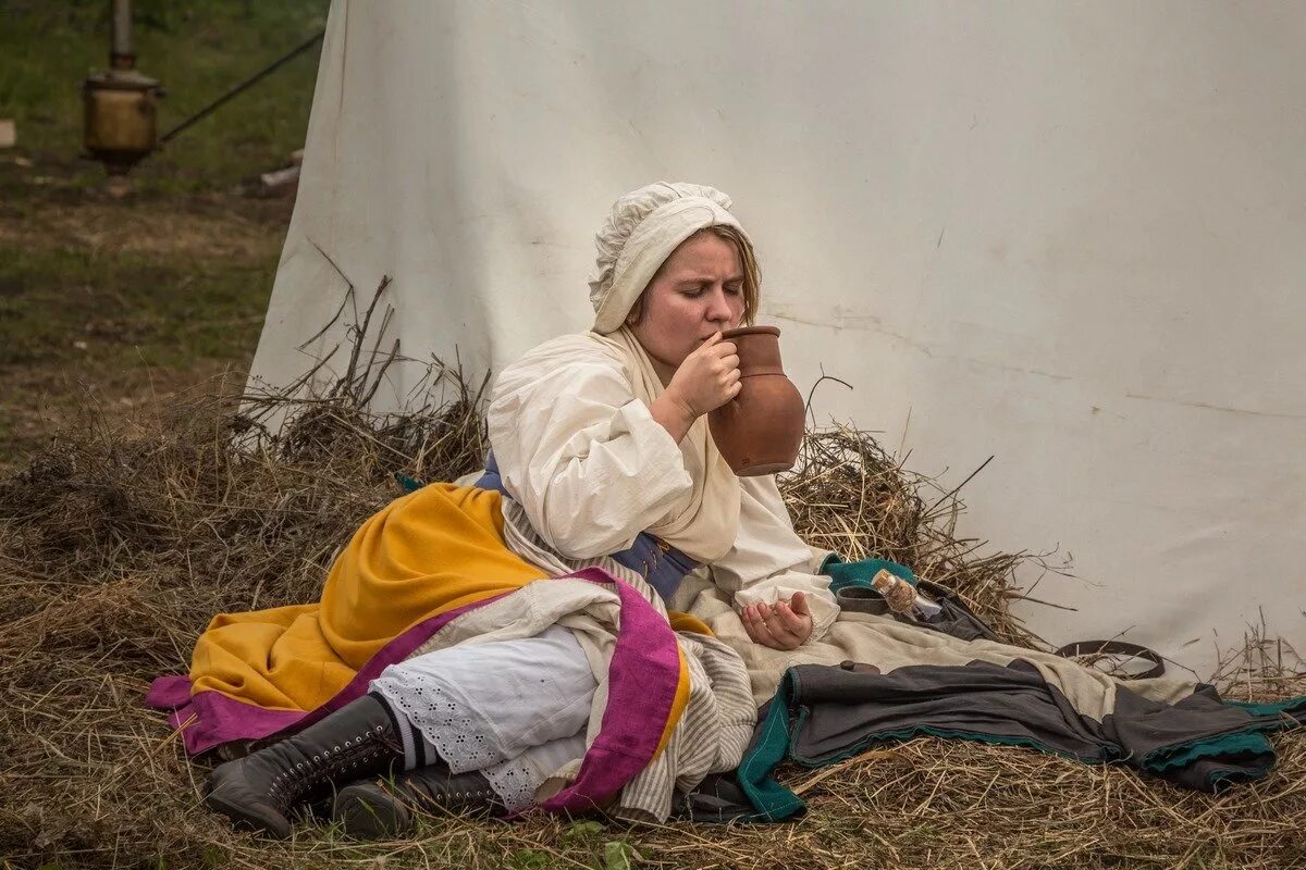 фотосессия барышня. босоногие крестьянки. ксюша егорова фотомодель барышня крестьянка. крестьянка 19 века. крепостные девушки.