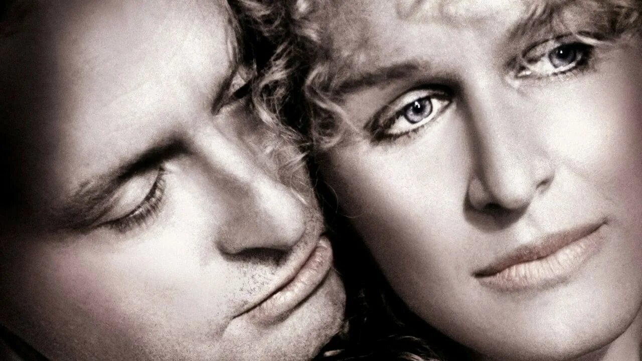 Супружеская близость. Мужчина и женщина занимаются. Сумерки сага поцелуй. Полное влечение. Тайное влечение (adoration) 2012.