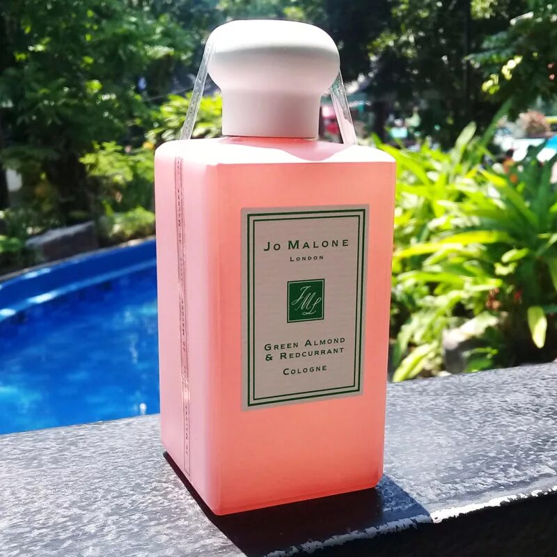 Jo malone london green almond redcurrant cologne. Джо малон духи розовый флакон. Jo malone green almond redcurrant. Духи jo malone green. Jo malone 100 ml.