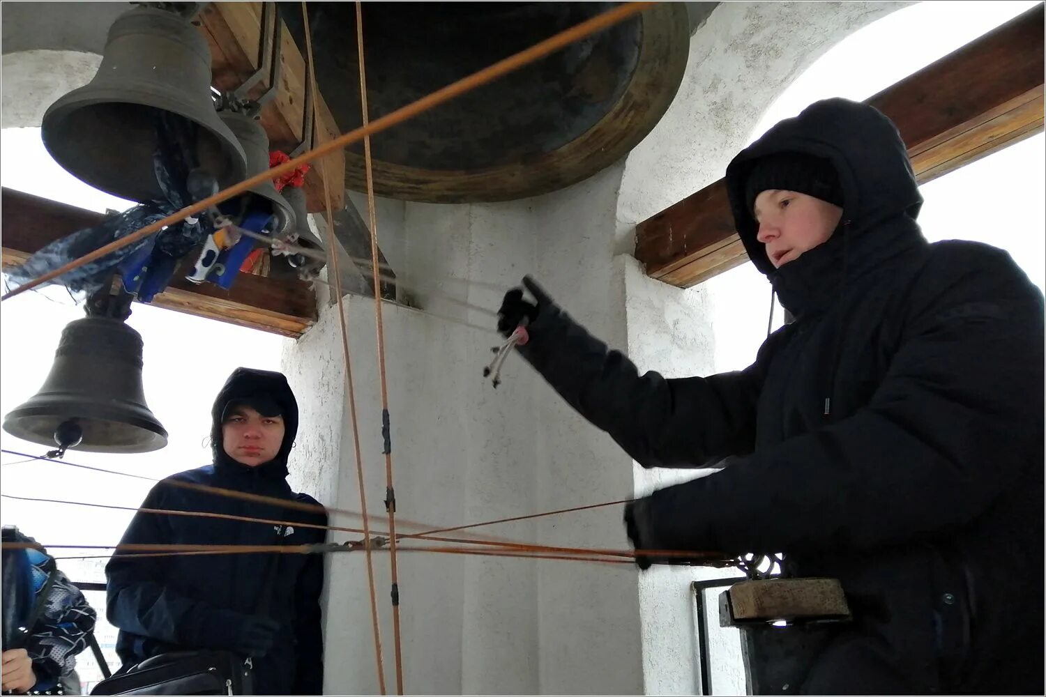 Ч звон. Пономарь колокол. казань колокольный звон. техника колокольного звона.