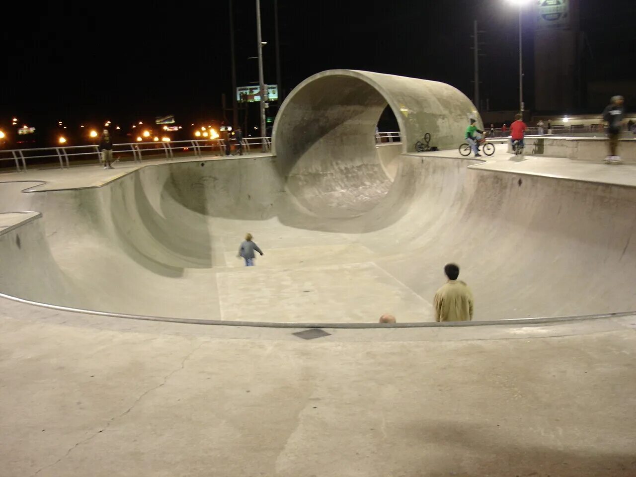 Самые большие скейт парке. Луисвилль скейт парк. Луисвилль экстрим парк. Пермский скейт парк. Скейт парк Адлер.