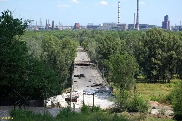 Лисичанск северодонецк. Мост северодонецк лисичанск. мост через донец лисичанск. лисичанск рти. лисичанск набережная.