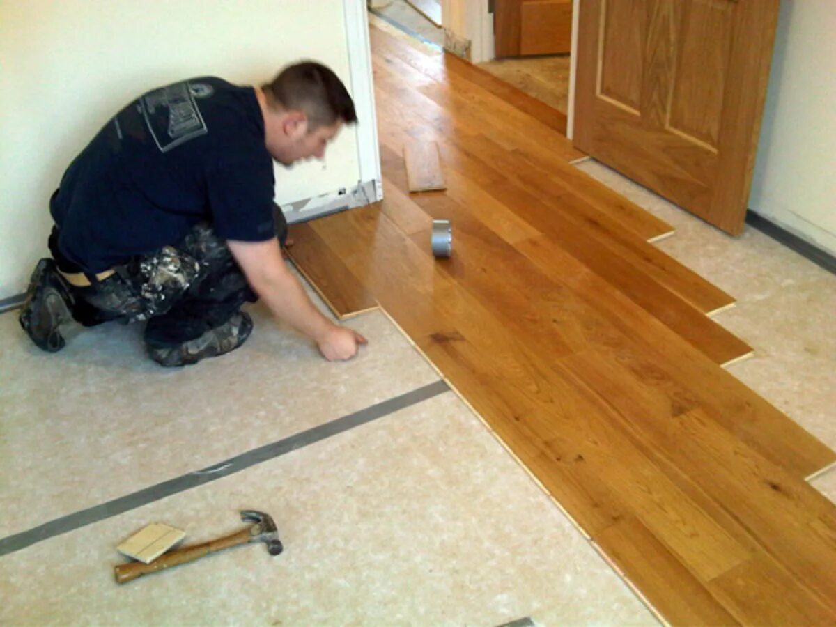 Стяжка пола в квартире. Ремонт сначала пол или. Перегородки после полусухой стяжки. Очерёдность ремонта в комнате. Ремонт сначала пол или.