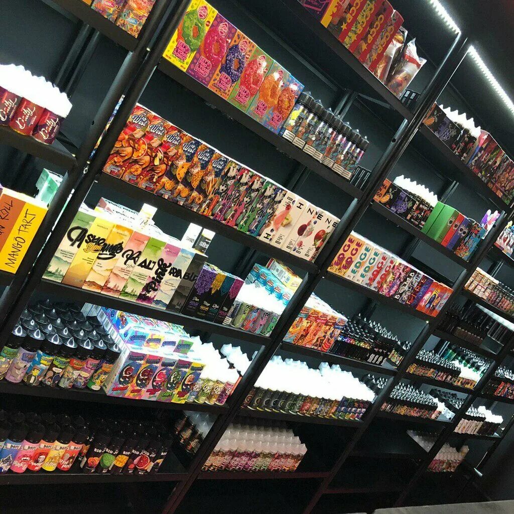 Вейп магазин в москве. Вейпы магазин. Vape shop. Магазин вэйпов. Вейп шоп Козельск.